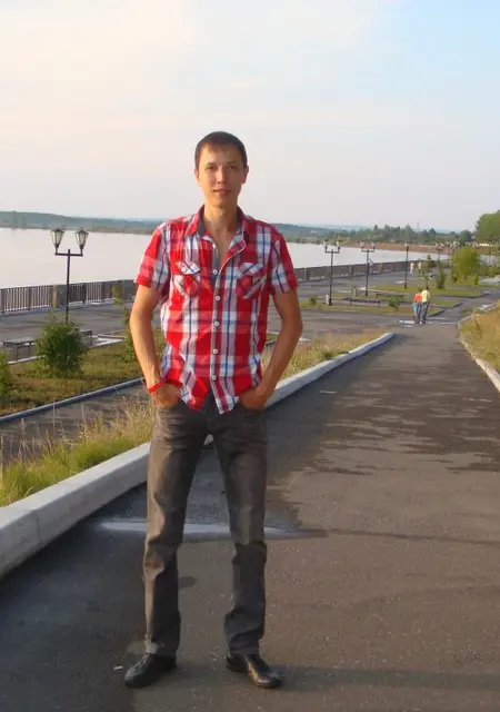 Иван из Серова, мне 42, познакомлюсь на одну ночь