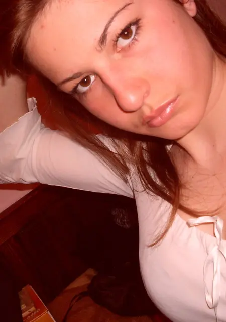 Эльвира из Ивангорода, мне 22, познакомлюсь для общения