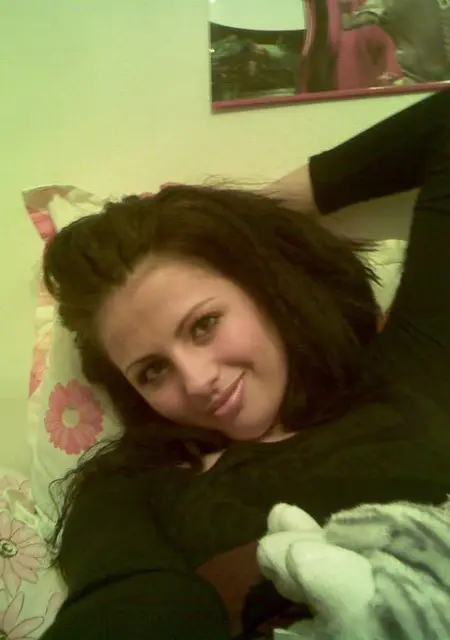 Карина из Лебедяни, мне 24, познакомлюсь для вирта