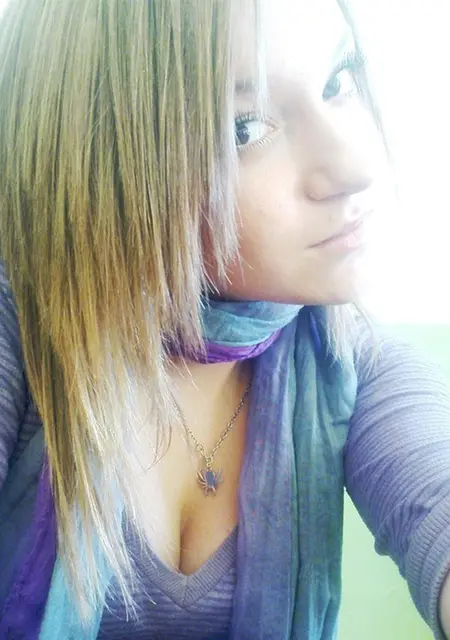 Я Алина, 18, из Первомайска, ищу знакомство для постоянных отношений