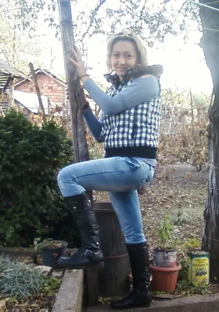 Галина из Афипского, ищу на сайте постоянные отношения