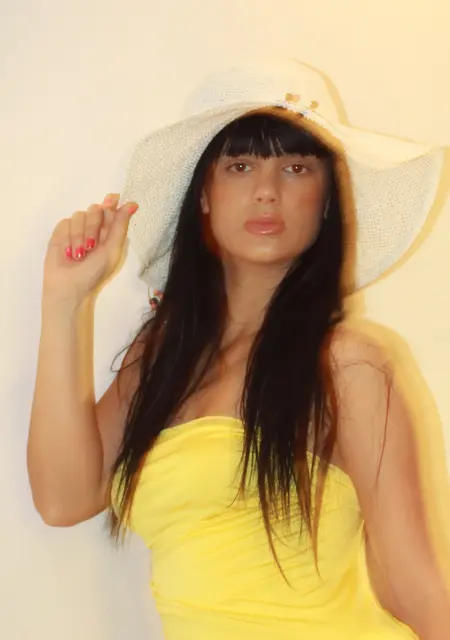 Лилия из Старощербиновской, мне 19, познакомлюсь для общения