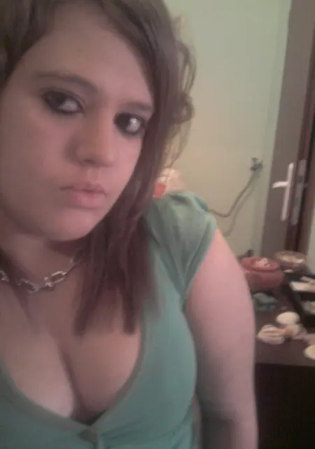 Я Виктория, 18, знакомлюсь для постоянных отношений в Суворове