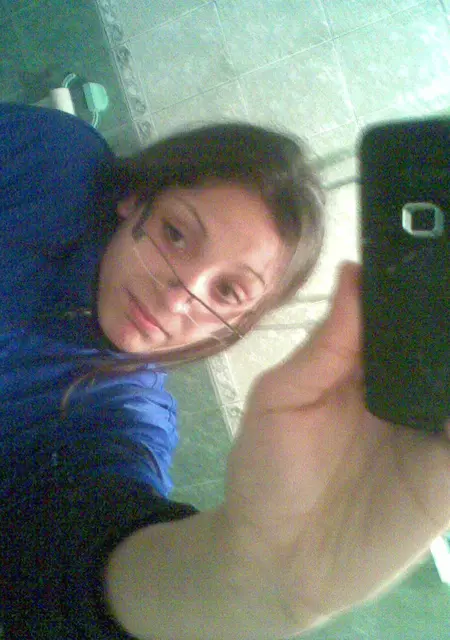 Я Лилия, 19, из Дуката, ищу знакомство для постоянных отношений