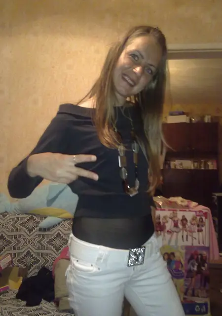 Я Елена, 25, знакомлюсь без обязательств в Корсаковке