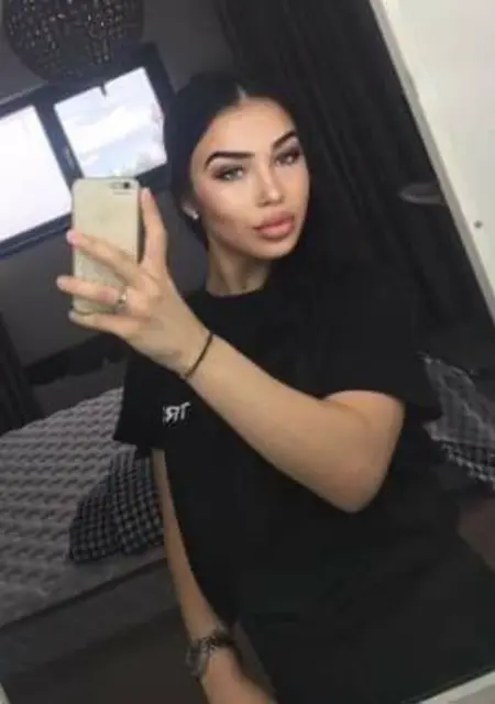 Я Erika, 18, из Бухареста, ищу знакомство