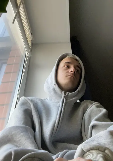 Artur из Пушкина, мне 25, познакомлюсь без обязательств