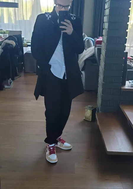 Артём из Минска, мне 21, познакомлюсь без обязательств