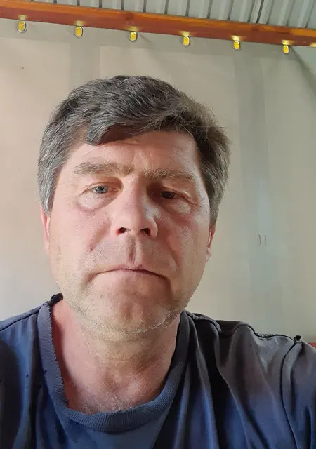 Александр из Симферополя, мне 53, познакомлюсь для приятного времяпровождения