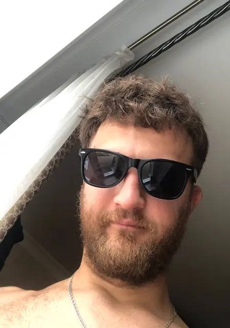 Я Константин, 31, из Брянска, ищу знакомство для приятного времяпровождения