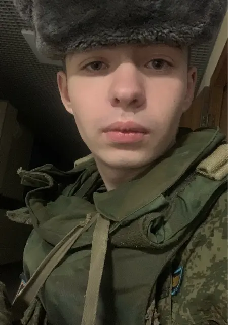 Я Иван, 19, знакомлюсь без обязательств в Санкт-Петербурге