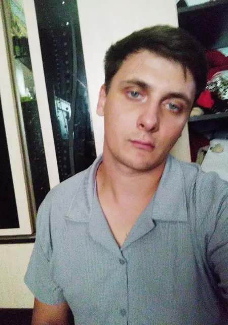 Я Валентин, 26, из Кисловодска, ищу знакомства без обязательств