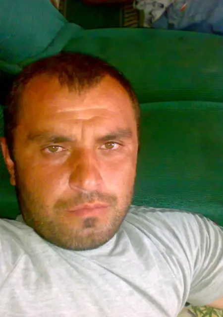 Я Ром, 43, знакомлюсь на одну ночь в Махачкале