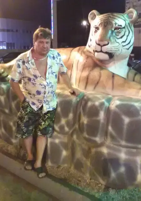 Олег из Хабаровска, ищу на сайте знакомства на одну ночь