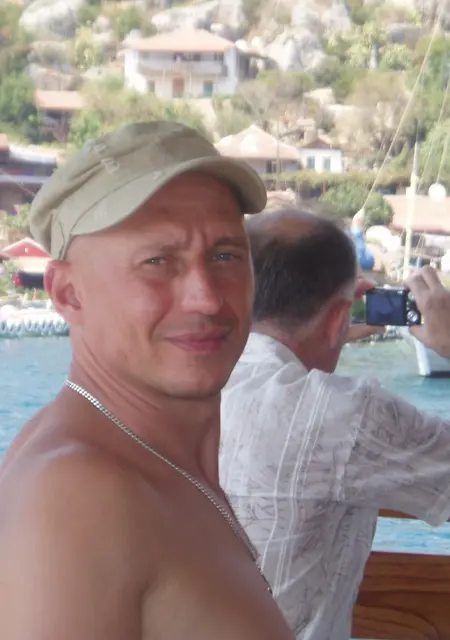 Дмитриий из Жуковского, мне 50, познакомлюсь без обязательств