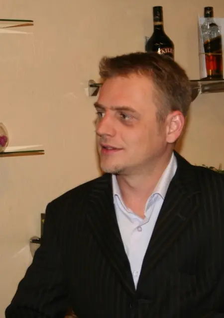 Я Михаил, 42, из Владивостока, ищу знакомства на одну ночь