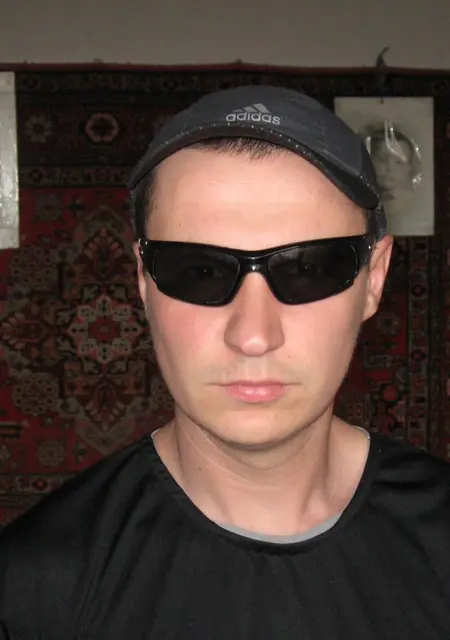 Петр з Харкова, мені 42 років, познайомлюсь для постійних стосунків