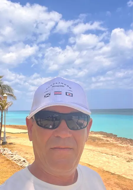 Юра из Ялты, мне 51, познакомлюсь для постоянных отношений