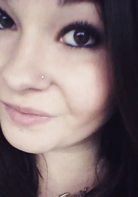 Я Тамила, 18, из Рязани, ищу знакомство для постоянных отношений