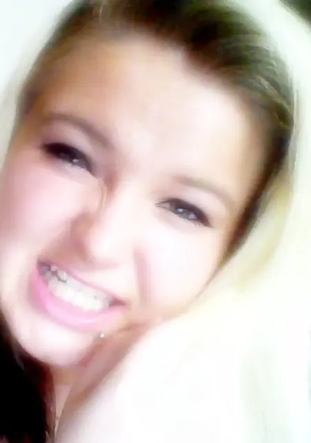 Я Регина, 18, из Истры, ищу знакомство для постоянных отношений