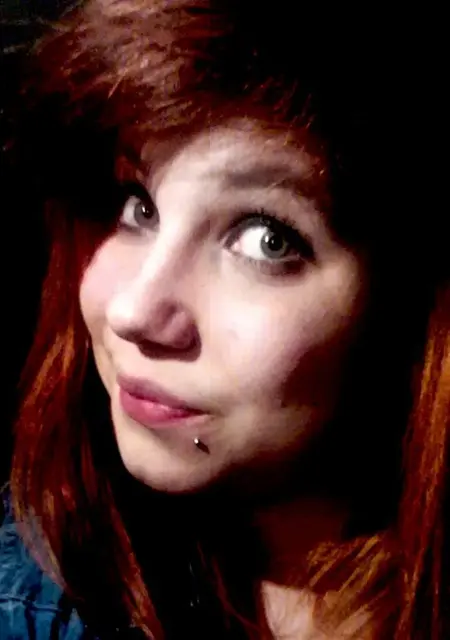 Я Надежда, 18, из Моздока, ищу знакомство для вирта