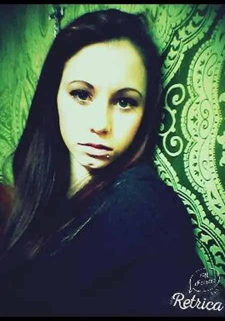 Я Валентина, 18, знакомлюсь для общения в Апшеронске