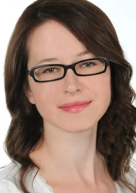 Инесса из Кронштадта, мне 22, познакомлюсь для общения