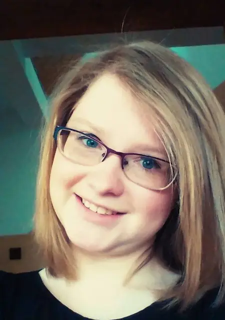 Анна из Сланцев, мне 18, познакомлюсь для дружбы