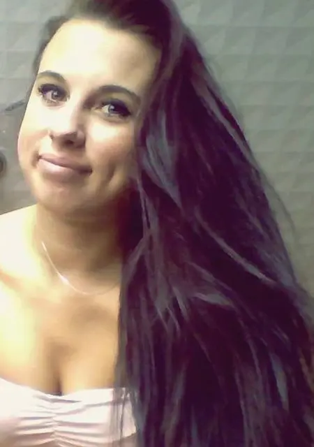 Ангелина из Миасса, мне 18, познакомлюсь для постоянных отношений