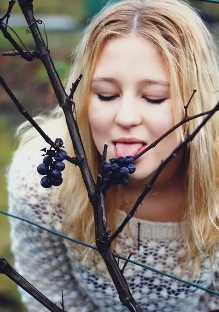 Я Стелла, 18, из Маркса, ищу знакомство для общения