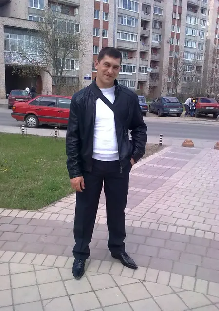 Игорь из Соснового Бора, ищу на сайте знакомства на одну ночь