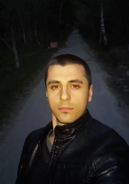 Алекс из Рощина, мне 43, познакомлюсь без обязательств