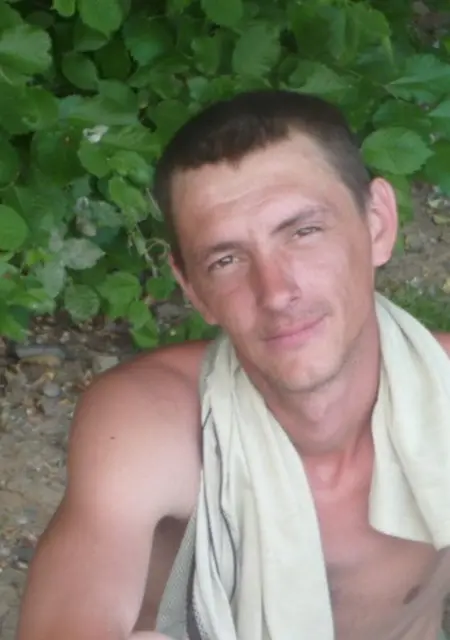 Сергей из Волжского, мне 45, познакомлюсь на одну ночь