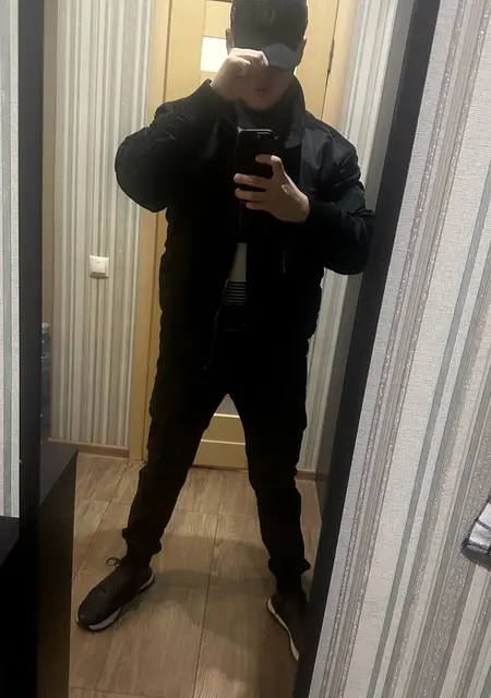 Александр из Новочеркасска, мне 21, познакомлюсь для постоянных отношений