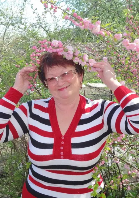 Я Людмила, 70, из Речицы, ищу знакомство для приятного времяпровождения