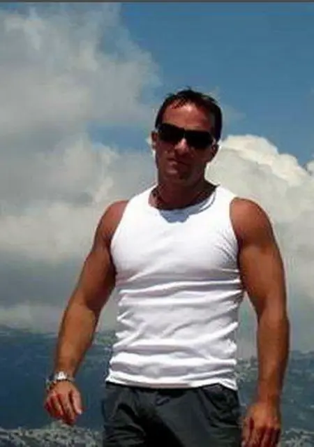 Владимир из Калининграда, ищу на сайте знакомства на одну ночь