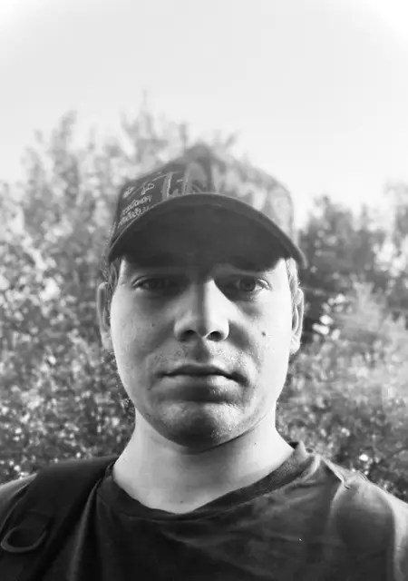 Я Илья, 28, знакомлюсь для общения в Смоленске