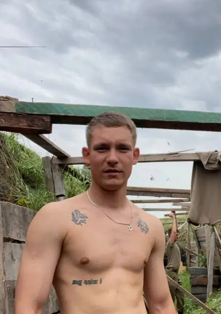 Я Игорь, 22, из Нижнего Тагила, ищу знакомство для дружбы