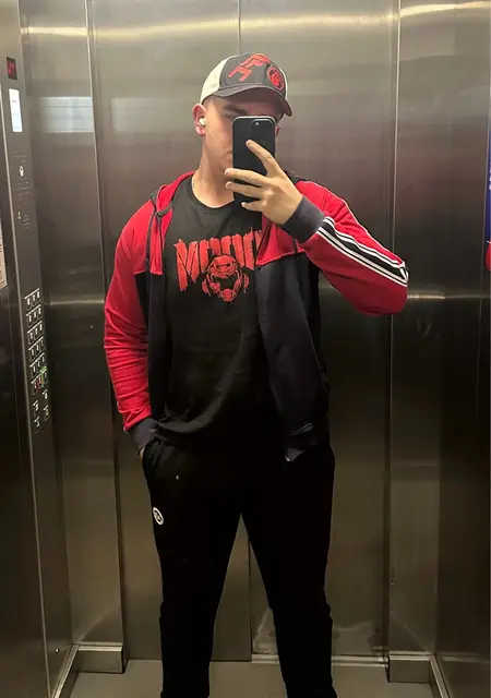 Олег из Симферополя, ищу на сайте знакомства без обязательств