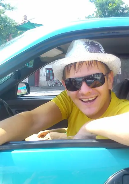 Я Санек, 35, из Новошахтинска, ищу знакомства без обязательств