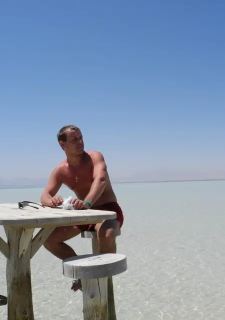 Aleks из Дзержинска, мне 41, познакомлюсь без обязательств