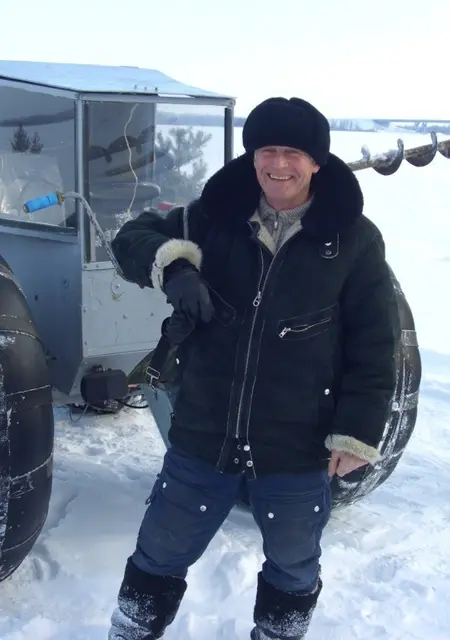 Я Ралерий, 60, из Саратова, ищу знакомство для приятного времяпровождения