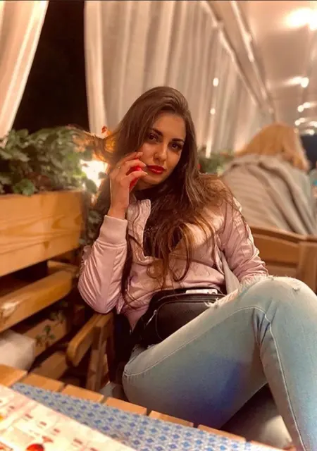 Я Аня, 25, из Солнечногорска, ищу знакомство для постоянных отношений