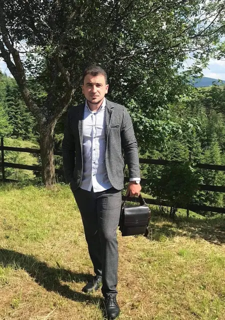 Василь з Івано-Франківська, мені 35 років, познайомлюсь без зобов'язань