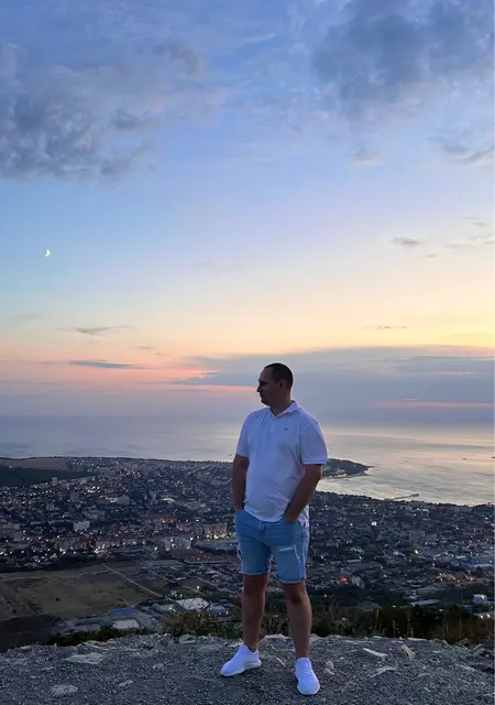 Я Владимир, 29, из Воронежа, ищу знакомство для приятного времяпровождения