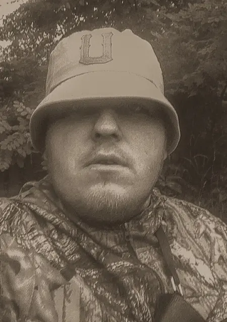 Я Максим, 25 років з Кіцмань, шукаю знайомство для спілкування