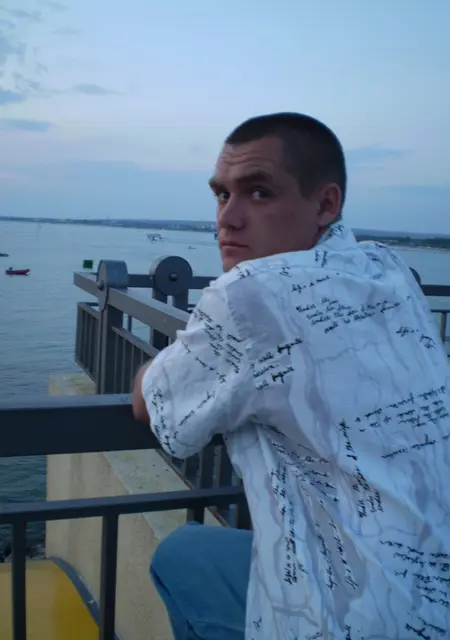 Иван из Ноябрьска, мне 42, познакомлюсь для вирта