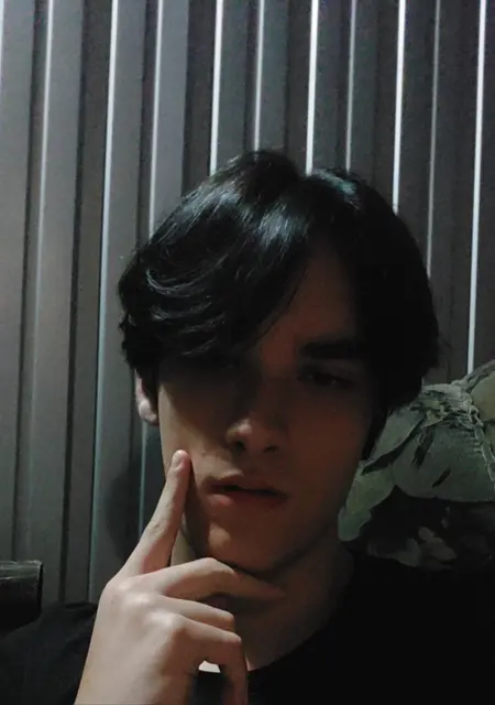 Александр из Минеральных Вод, мне 20, познакомлюсь для приятного времяпровождения