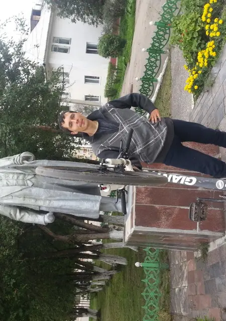 Я Андрей, 37, знакомлюсь без обязательств в Красноярске