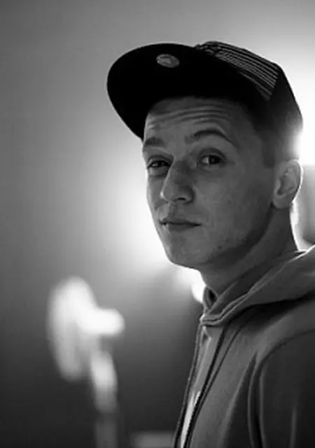 Я Дмитрий, 46, из Пскова, ищу знакомства на одну ночь